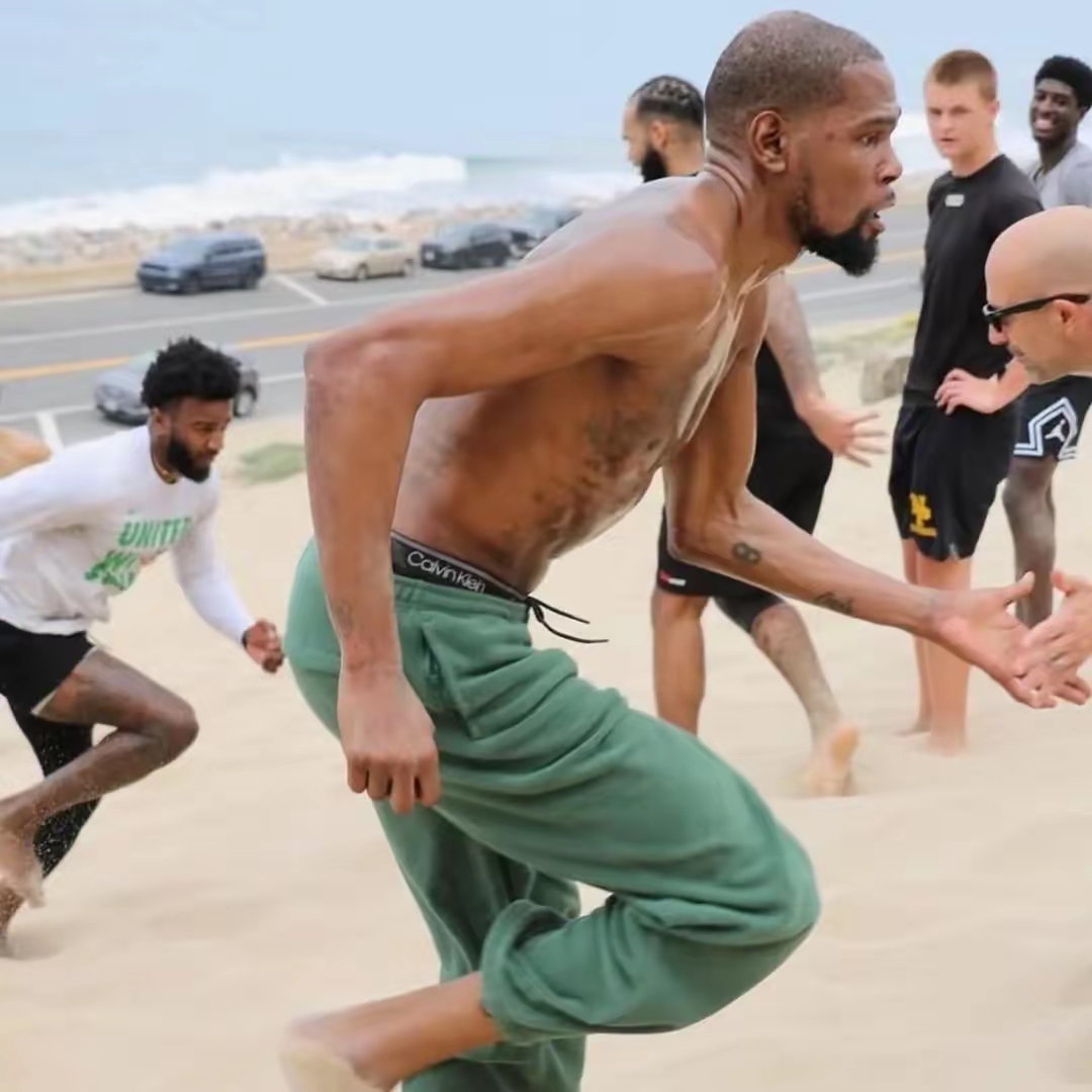 凯尔特人横扫法国男篮,杜兰特三分雨点燃全场的简单介绍 凯尔特人横扫法国男篮,杜兰特三分雨点燃全场的简单介绍