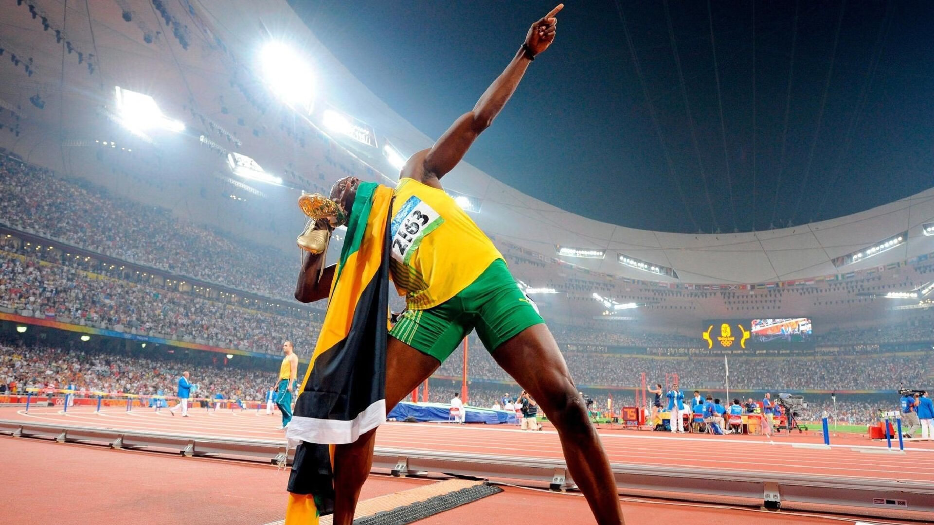 年度焦点之战，AC米兰击败拜仁，红黑军团重铸欧洲荣光