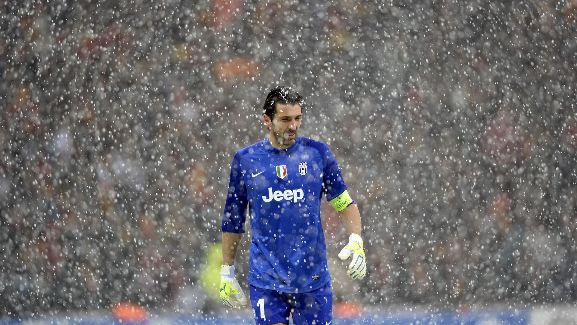 年度焦点之战，巴西舞步撕裂铁血波兰，桑巴军团淘汰赛惊险过关